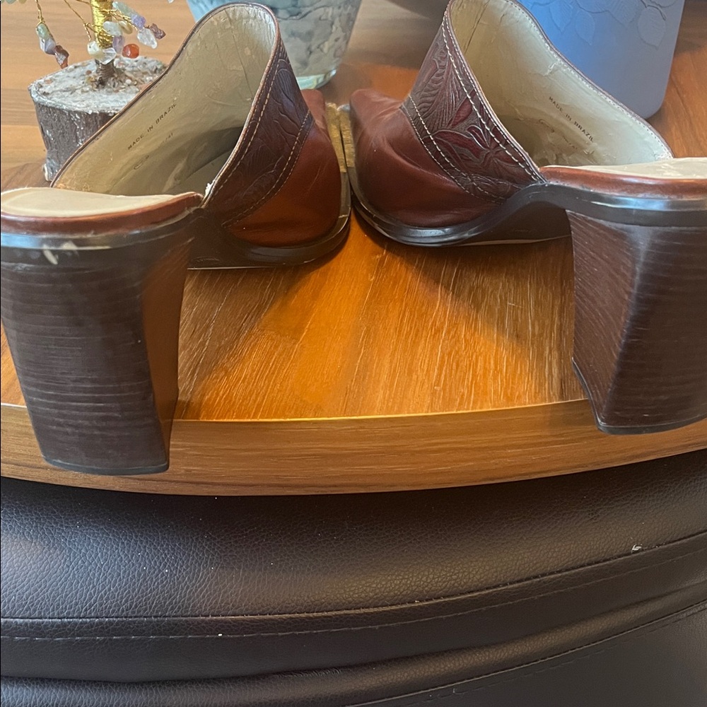 👠 Vintage Y2K BCBGirls Brown Leather Western Mules, Size 11 - Picture 11 of 11